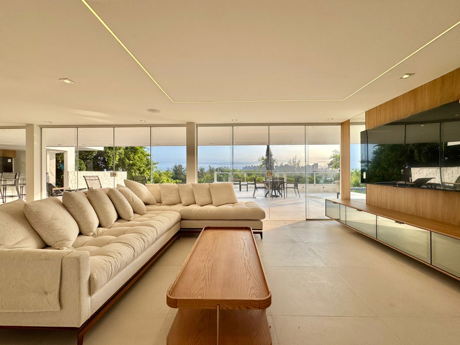 Seven Luxury Real State